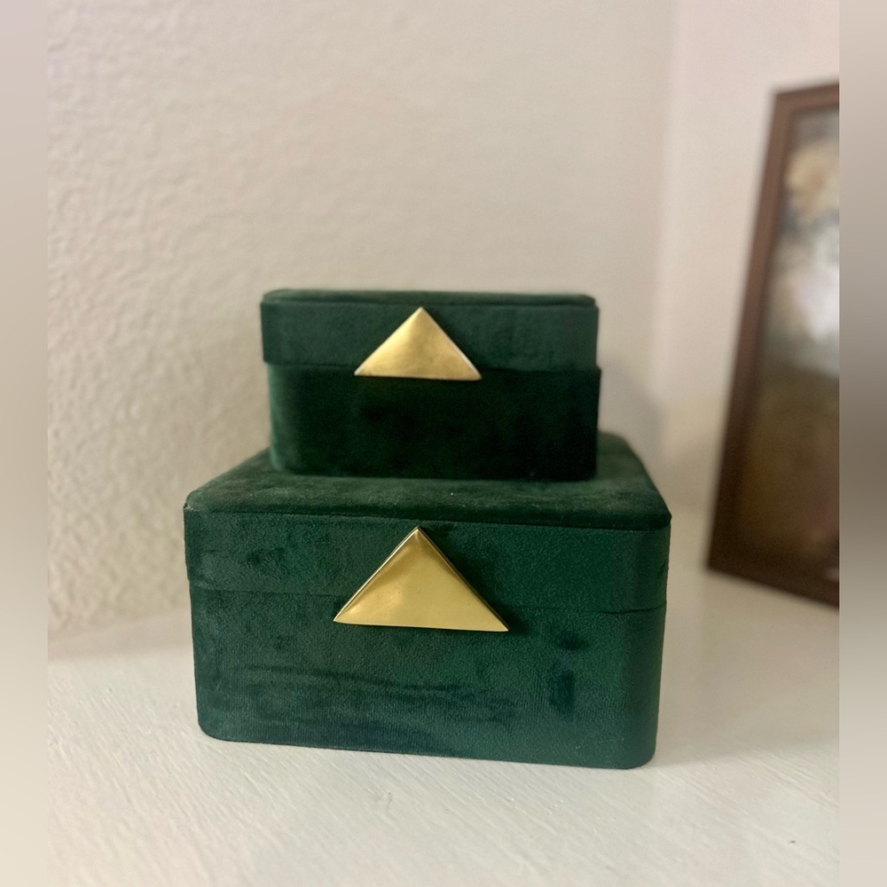 Velvet green boxes